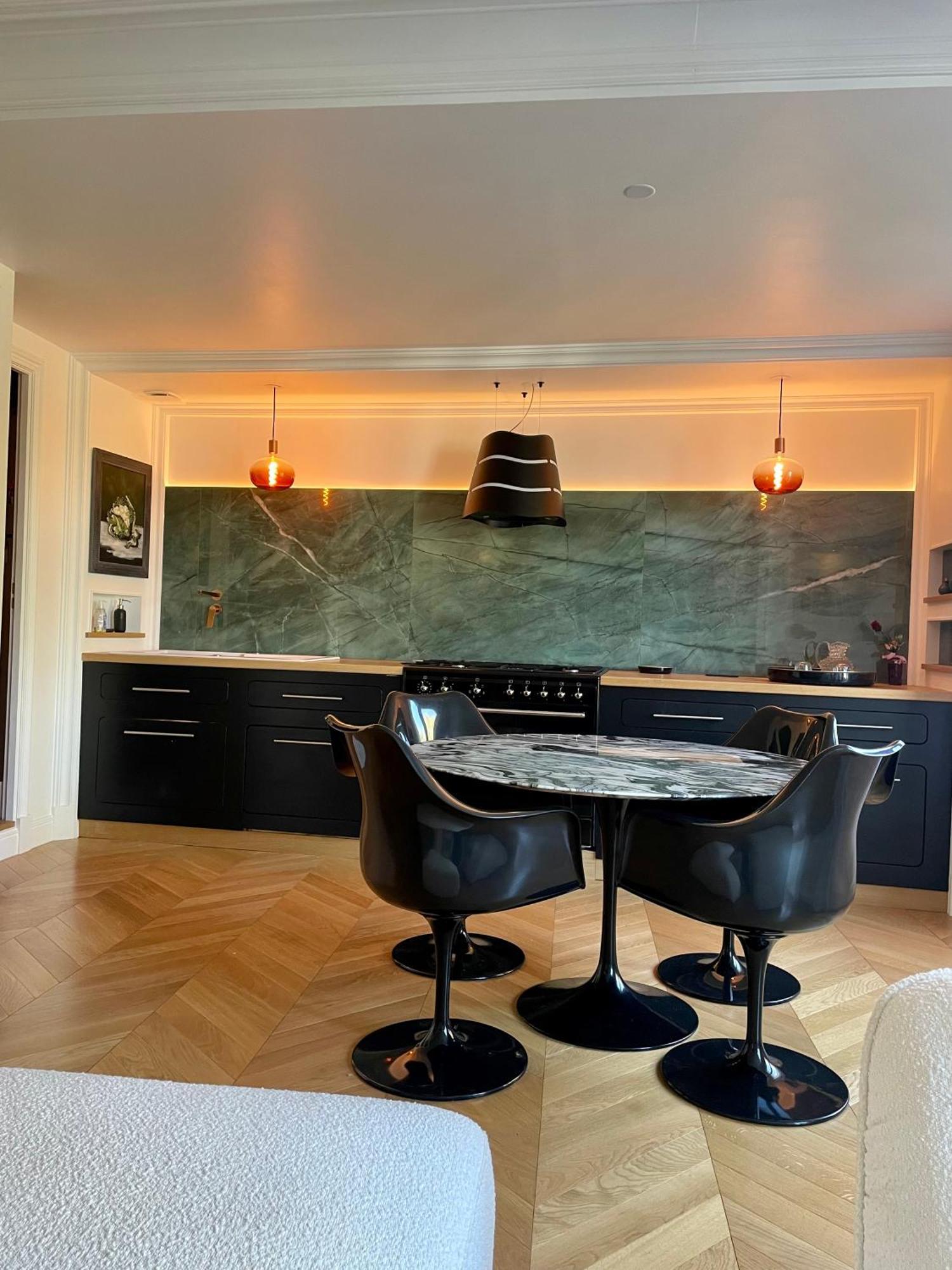 Apparemment Luxueux Niche Dans Les Arbres Appartement