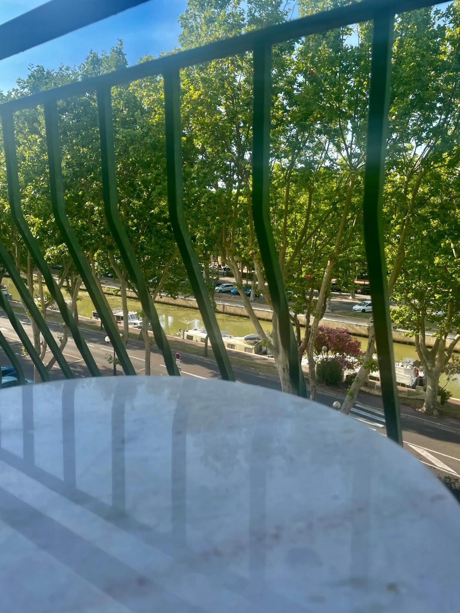 Appartement Apparemment Luxueux Niche Dans Les Arbres