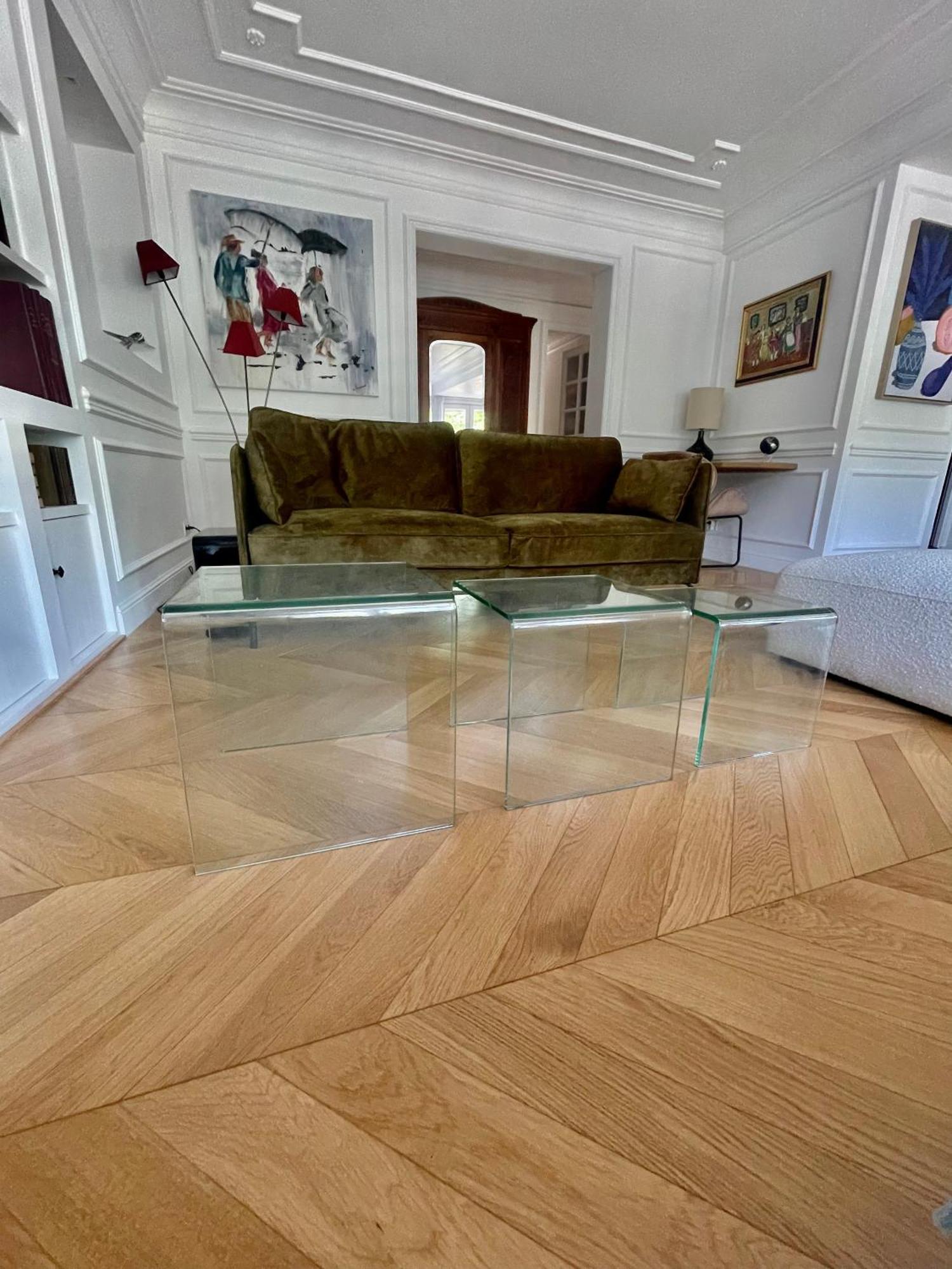 Apparemment Luxueux Niche Dans Les Arbres